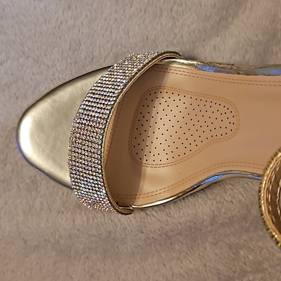 FOREVER 21 Rose Gold Rhinestone Strappy Chunky High Heel Holiday Josina Pumps 9 - Picture 16 of 16